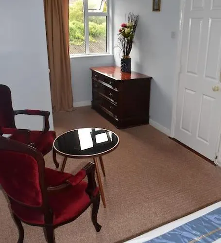 Seaside 3 Bed On Main Street Apartment