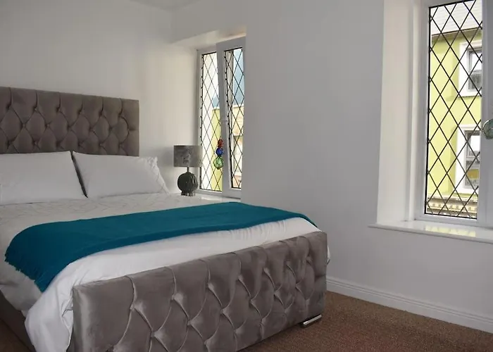 Apartment Seaside 3 Bed On Main Street