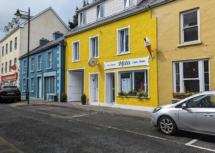 Seaside 3 Bed On Main Street Apartment *